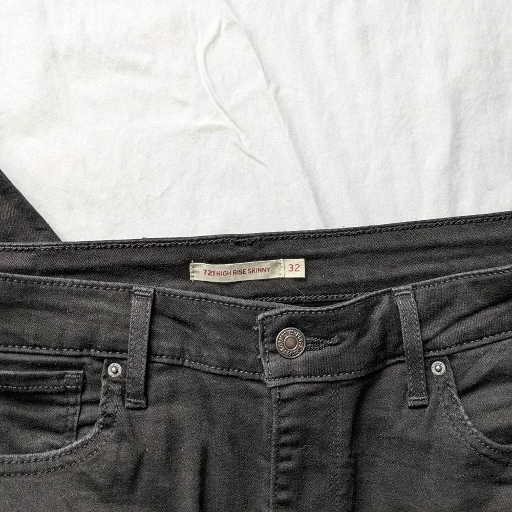 Levi's 721 high rise skinny jeans - size 32 - Picture 2 of 4
